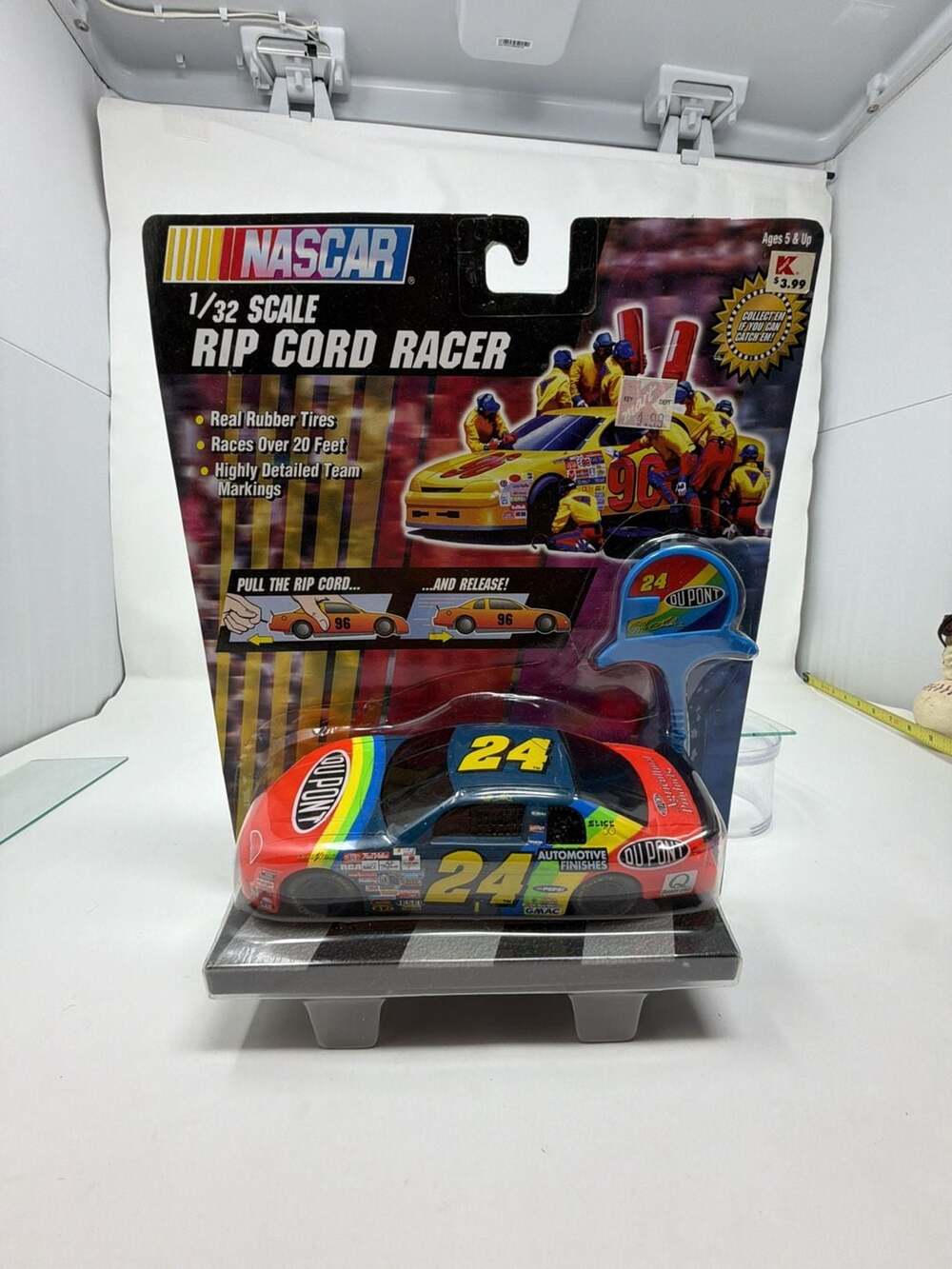 Toy Biz 1998 NASCAR Jeff Gordon #24 DuPont 1/32 Scale Rip Cord Racer